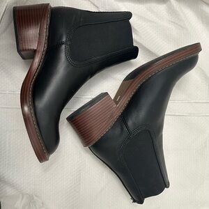 Steve Madden Laurely Chelsea Bootie